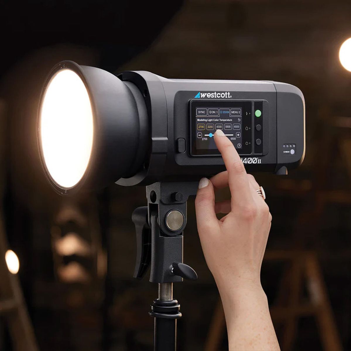 Réglage de la température de la lampe pilote sur l'écran du flash Westcott FJ400 II