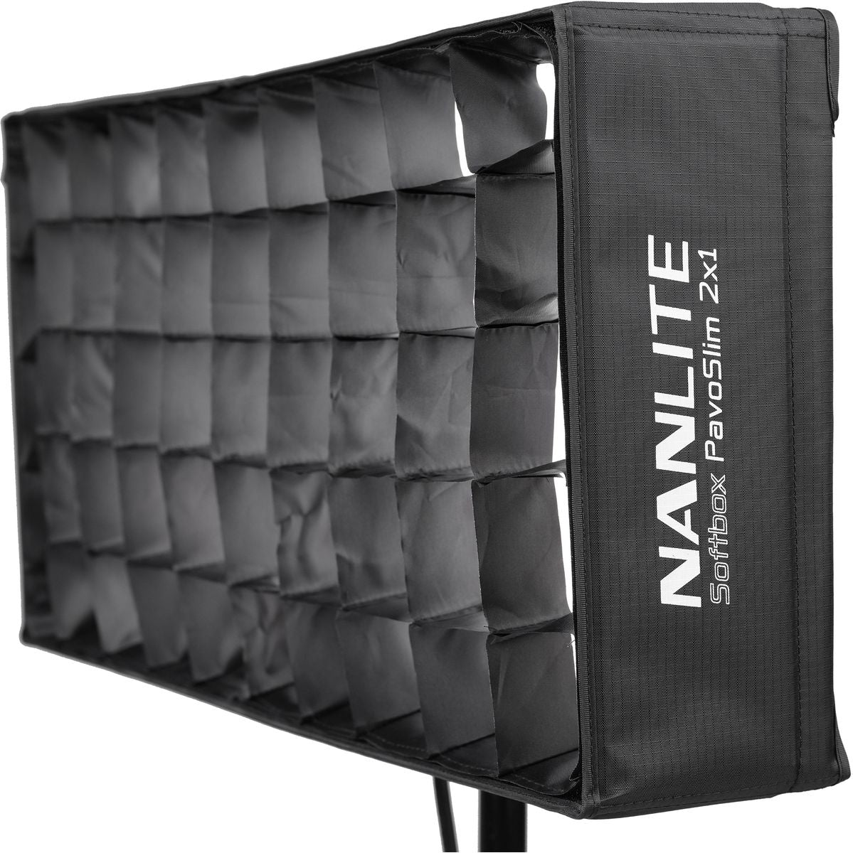 Panneau LED Nanlite Pavoslim 120B, monté sur pied