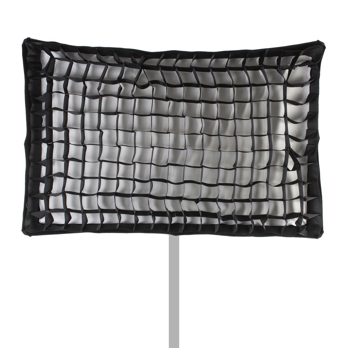 Softbox pliable Falcon Eyes FESB 60x90 cm de face avec sa grille nid d'abeille sur la toile blanche