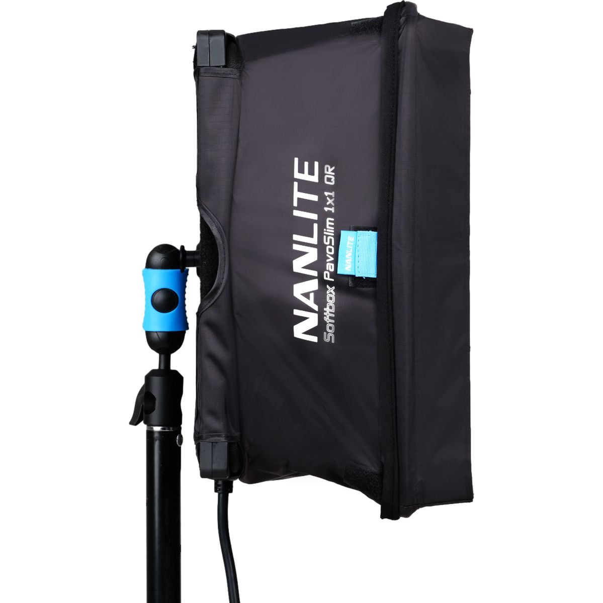 Softbox quick-release Nanlite Pavoslim 60cm, installée sur panneau