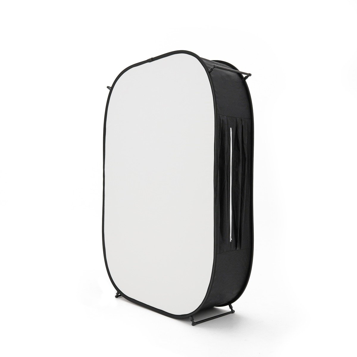 Softwall softbox StudioKing BGS200 de 190x240 cm debout, face diffusante blanche et flancs noirs