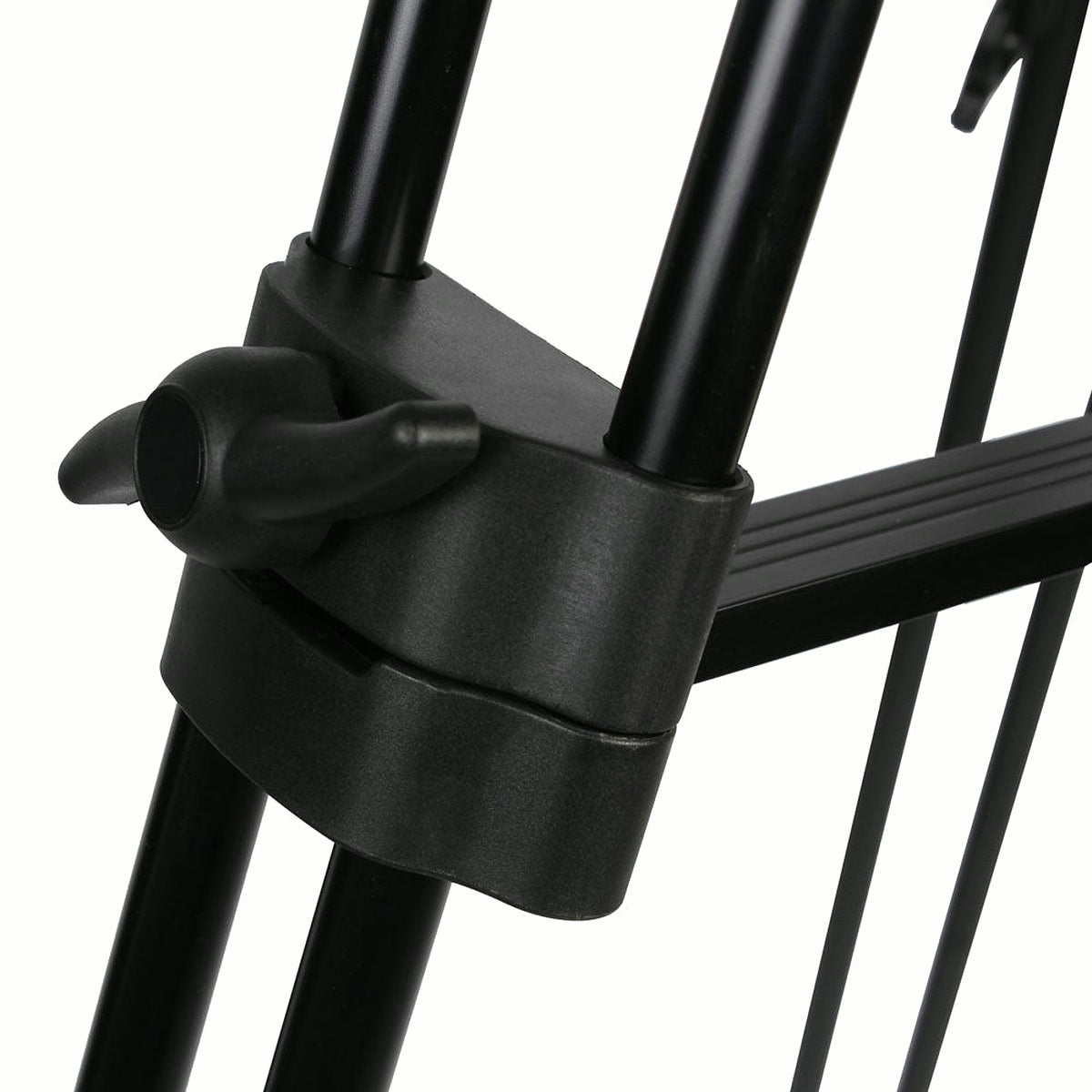 Fixation de l'écarteur central en métal sur une jambe double tube du Nest NT-777
