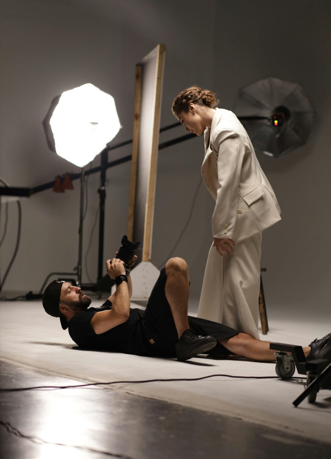 Flash de studio en fonctionnement lors d'un shooting photo