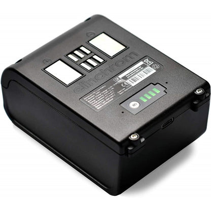 Batterie Elinchrom FIVE de trois quarts, étiquette et jauge de charge allumée en vert