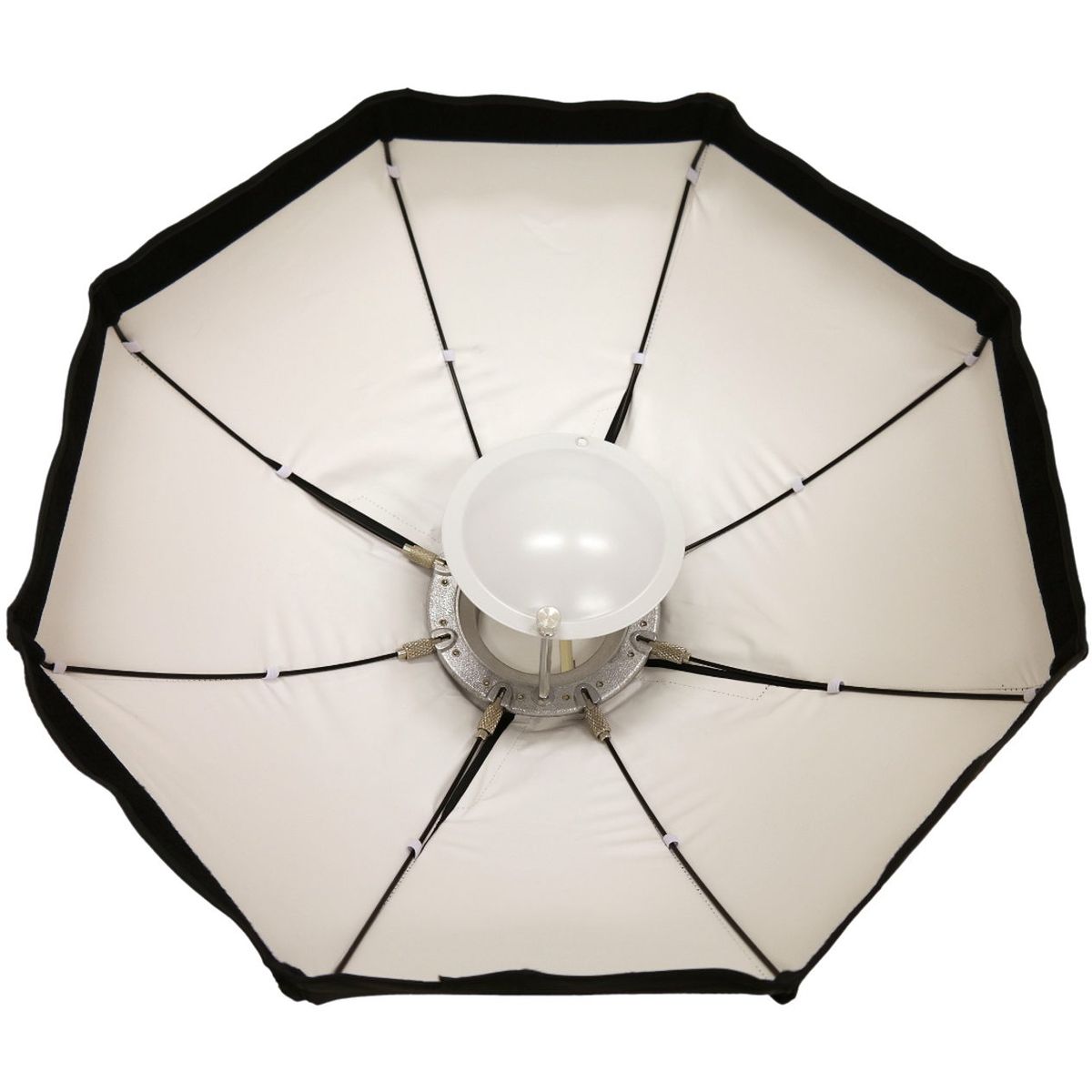 Intérieur du bol beauté pliable Caruba 80 cm, dôme diffuseur blanc posé au centre sur la bague de fixation