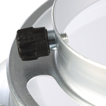 Gros plan de la vis de blocage noire du collier de la boule diffuseur StudioKing SK-DB95
