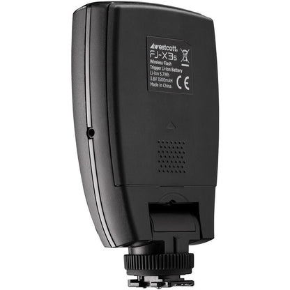 Dos du déclencheur Westcott FJ-X3 S pour Sony de trois quarts, étiquette de batterie et griffe Sony 