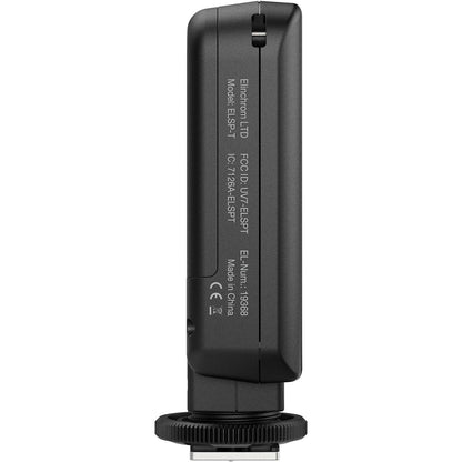 Émetteur Elinchrom Skyport Transmitter Plus vu de profil, étiquette du modèle ELSP-T et sabot à molette