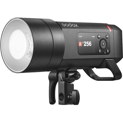 Flash portable Godox AD400Pro II de trois quarts avant avec réflecteur et écran couleur