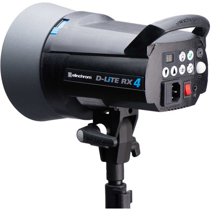 Flash studio Elinchrom D-Lite RX 4 de trois quarts arrière sur un pied, poignée et panneau de commande