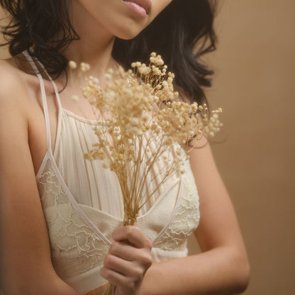 Fond Photo Anti-Froissage Westcott X-Drop Sweep 1,5 x 3,7 m, coloris brun sucre, mise en situation 