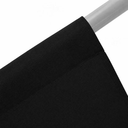 Fond tissu noir tendu sur barre avec ourlet