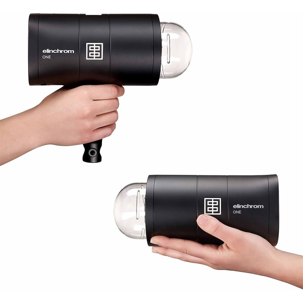 Flash portable Elinchrom ONE tenu par sa poignée d'une main et posé dans la paume de l'autre, dôme transparent