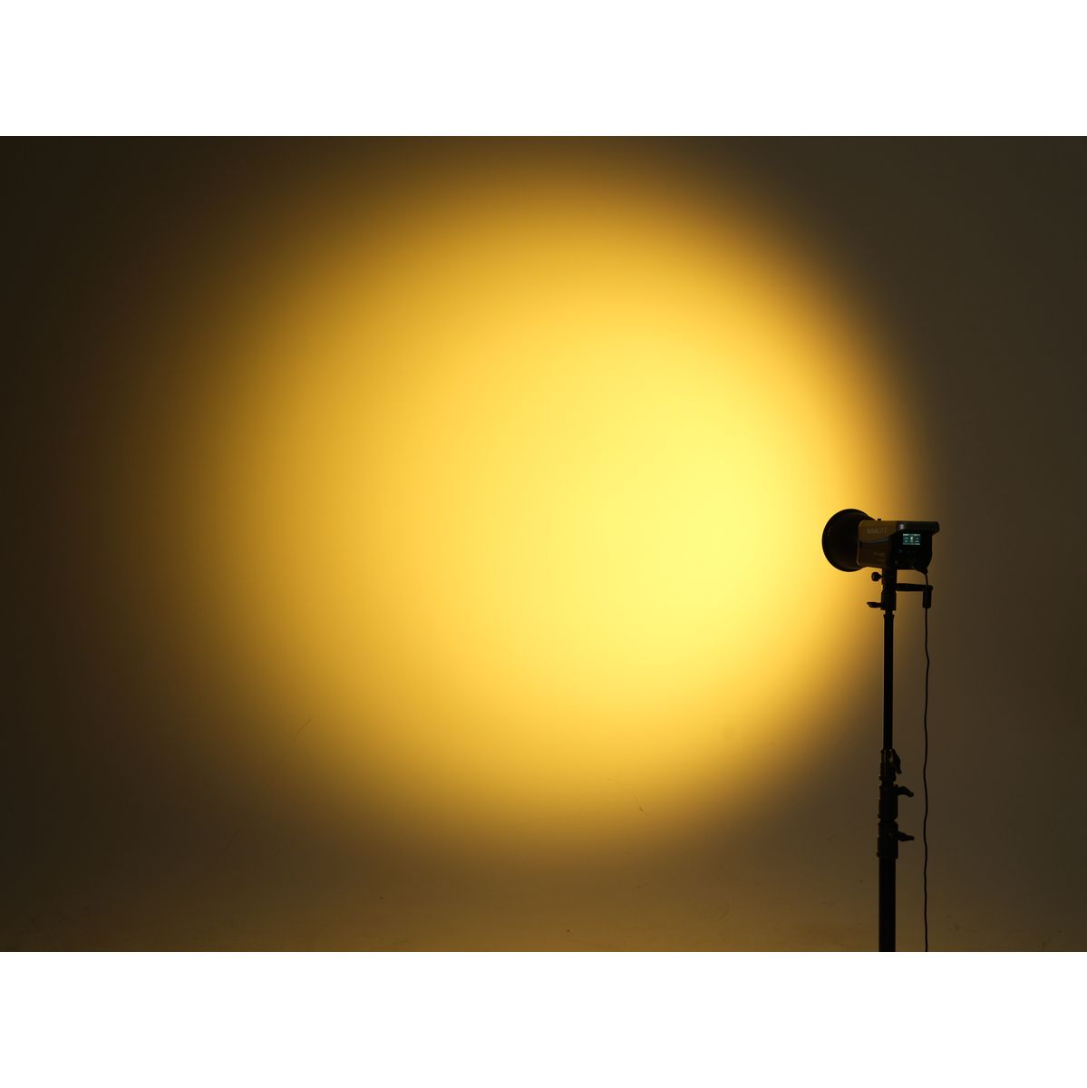 Lampe LED Nanlite FC-120C RGB, alimentation secteur ou batterie