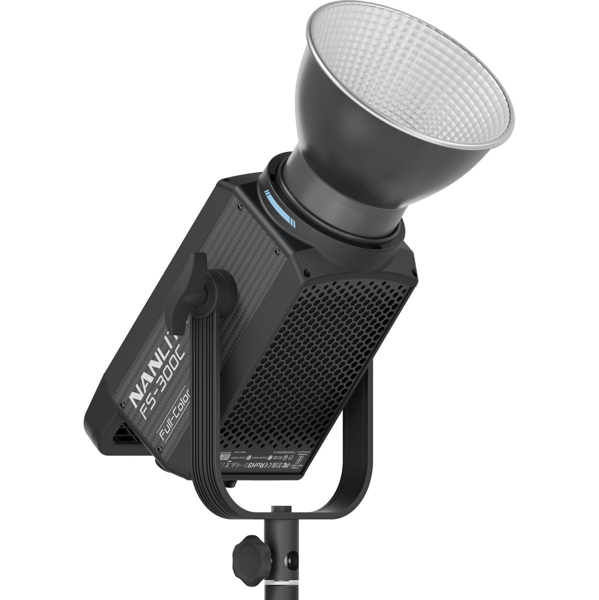 Nanlite FS-300C RGB inclinée vers le haut, intérieur du réflecteur visible