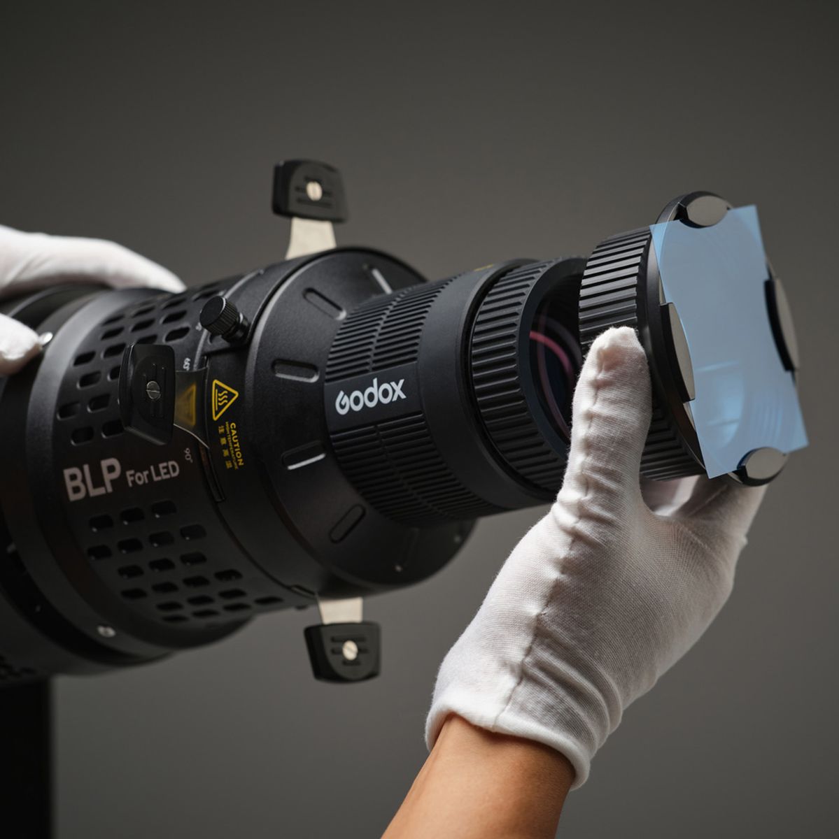 Modeleur projecteur gobo Godox, détail de la monture Bowens