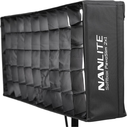 Panneau LED Nanlite Pavoslim 120B, monté sur pied