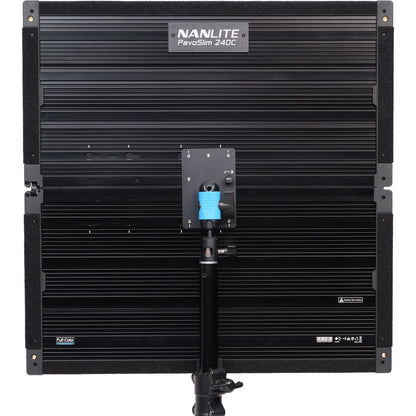 Panneau LED Nanlite Pavoslim 240C, plié en deux
