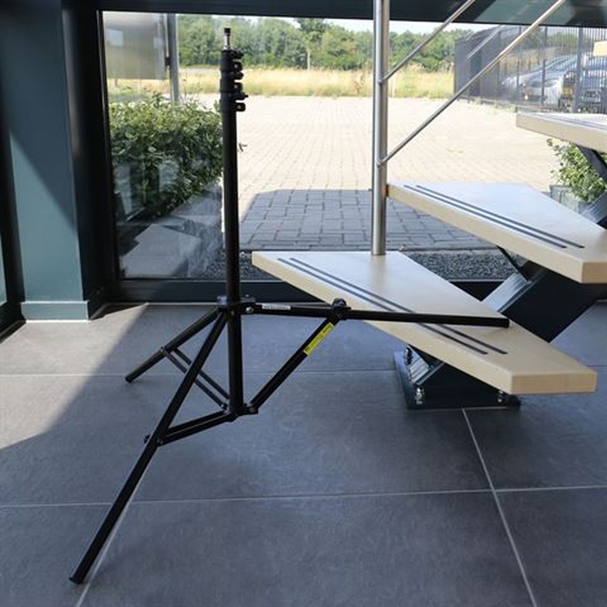 Pied Falcon Eyes L-2440A/B, pieds réglables sur escalier