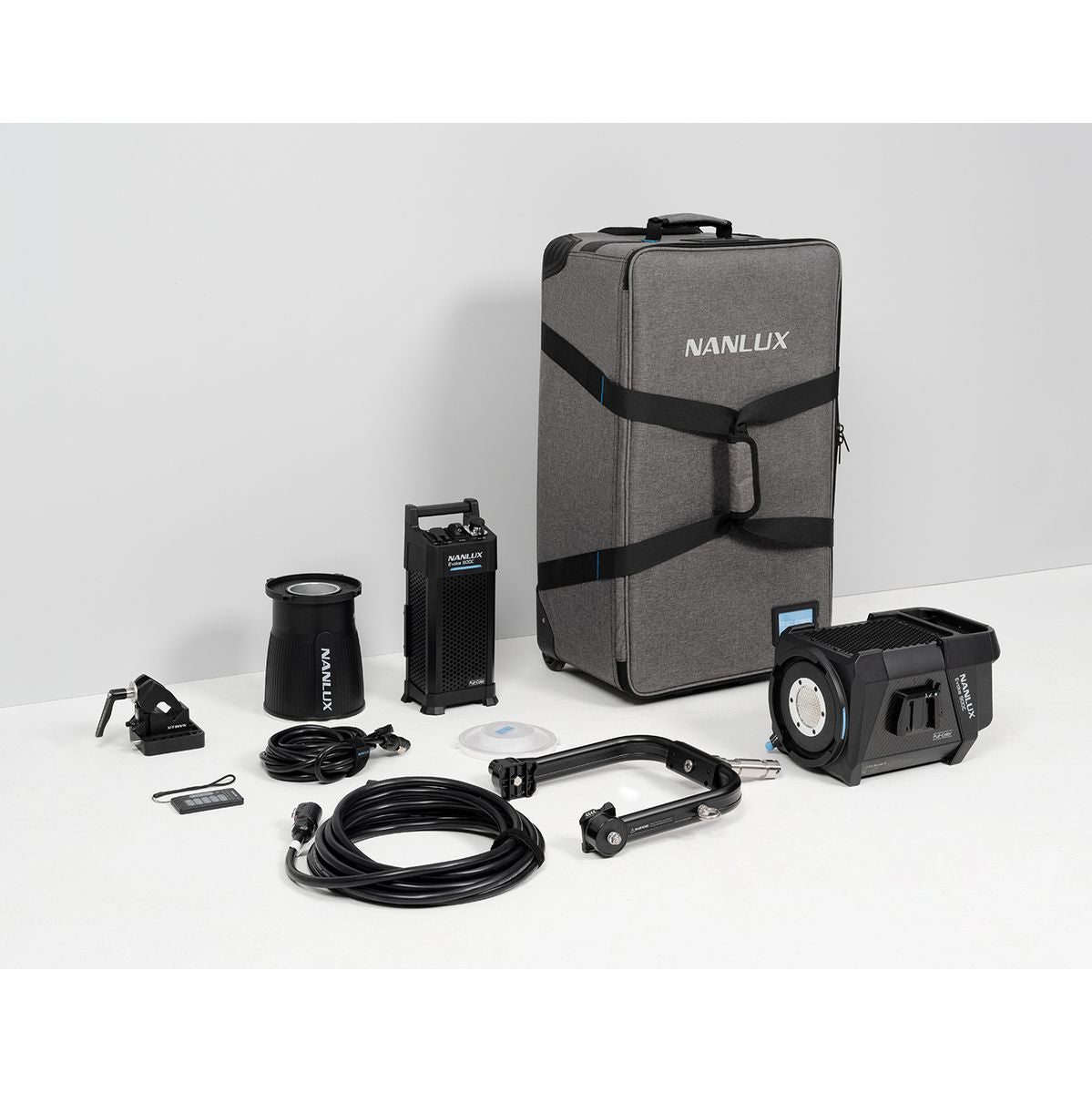 Projecteur LED Nanlux Evoke 900C RGBLAC, écran de contrôle