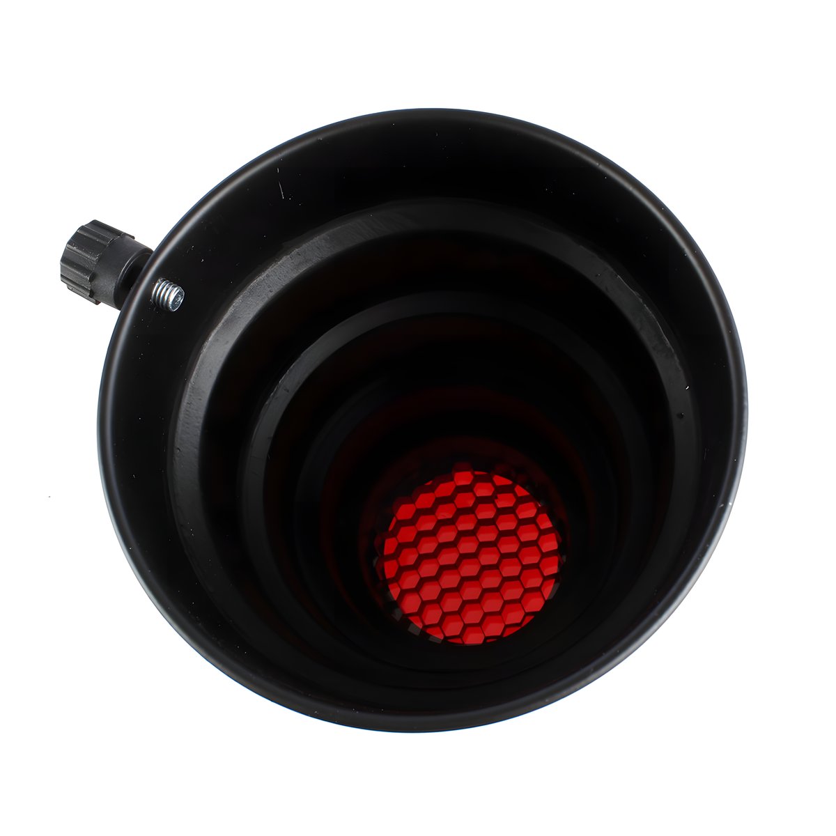 Intérieur du snoot SK-CS95 vu par l'arrière, grille et filtre rouge au fond du cône