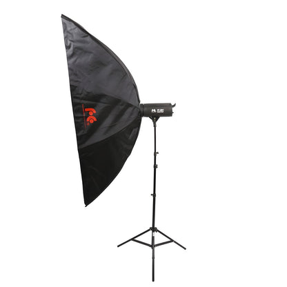Profil de la softbox bande Falcon Eyes FER-SB 40x180 cm montée sur un flash Falcon Eyes