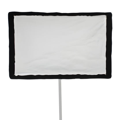 Face diffusante blanche de la softbox Linkstar QSSX-6090HC montée sur pied 