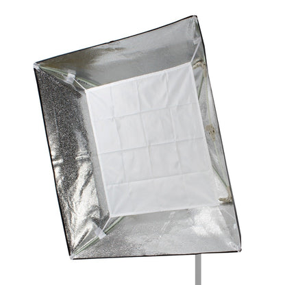 Softbox carrée Linkstar QSSX-7575 inclinée sur pied, diffuseur intérieur en place 