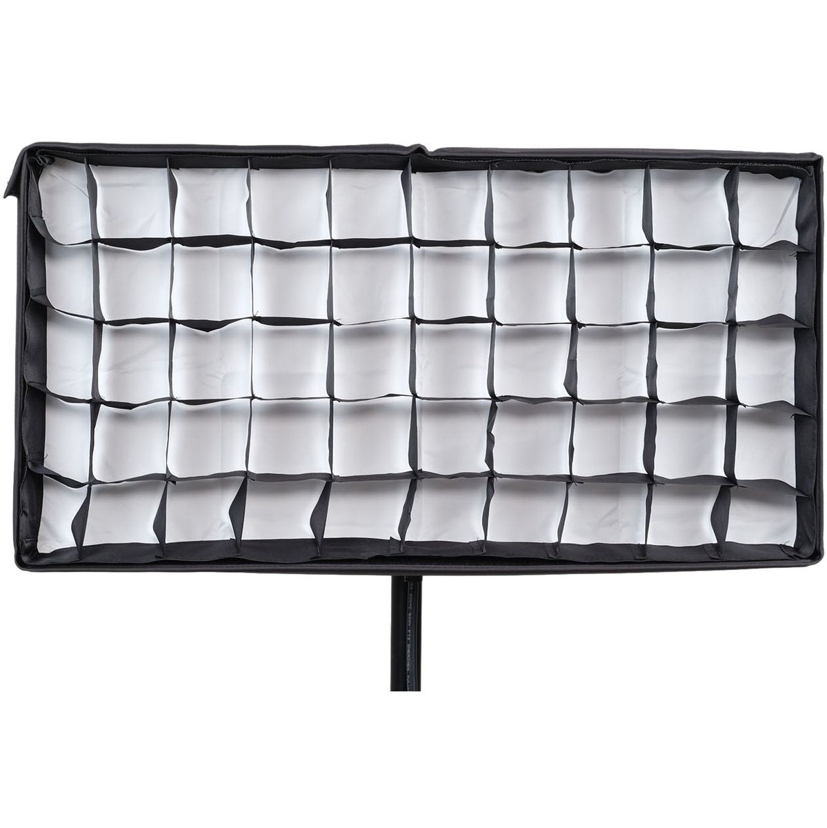 Softbox pliable Nanlite Pavoslim 120cm, installée sur panneau 