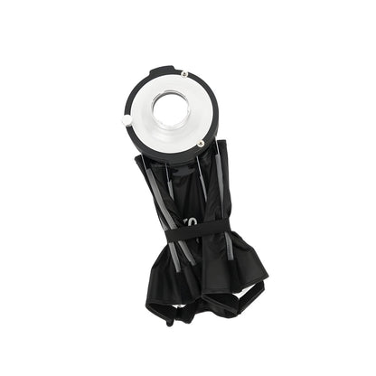 Softbox Sirui QR40 repliée avec sa sangle, anneau adaptateur argenté visible