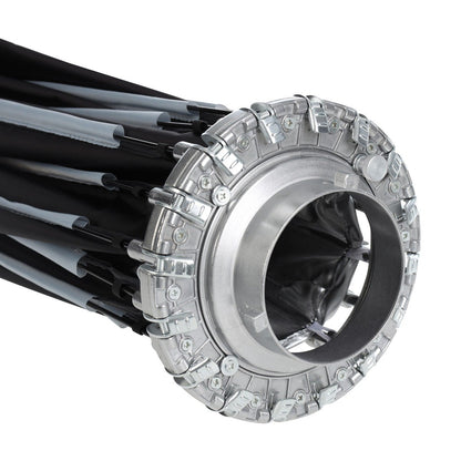 Softbox Sirui RGX105 repliée, gros plan sur le moyeu métallique et la bague 