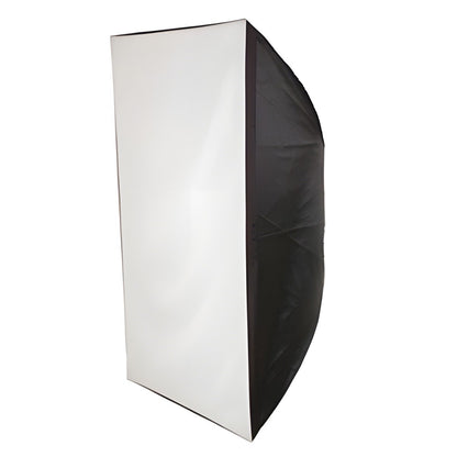 Softbox StudioKing SBCS vue de trois quarts, toile de diffusion blanche et flancs noirs