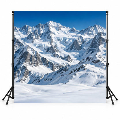 Toile de fond photo montagne panorama cobalt 3 x 3 m montée sur support de fond en studio