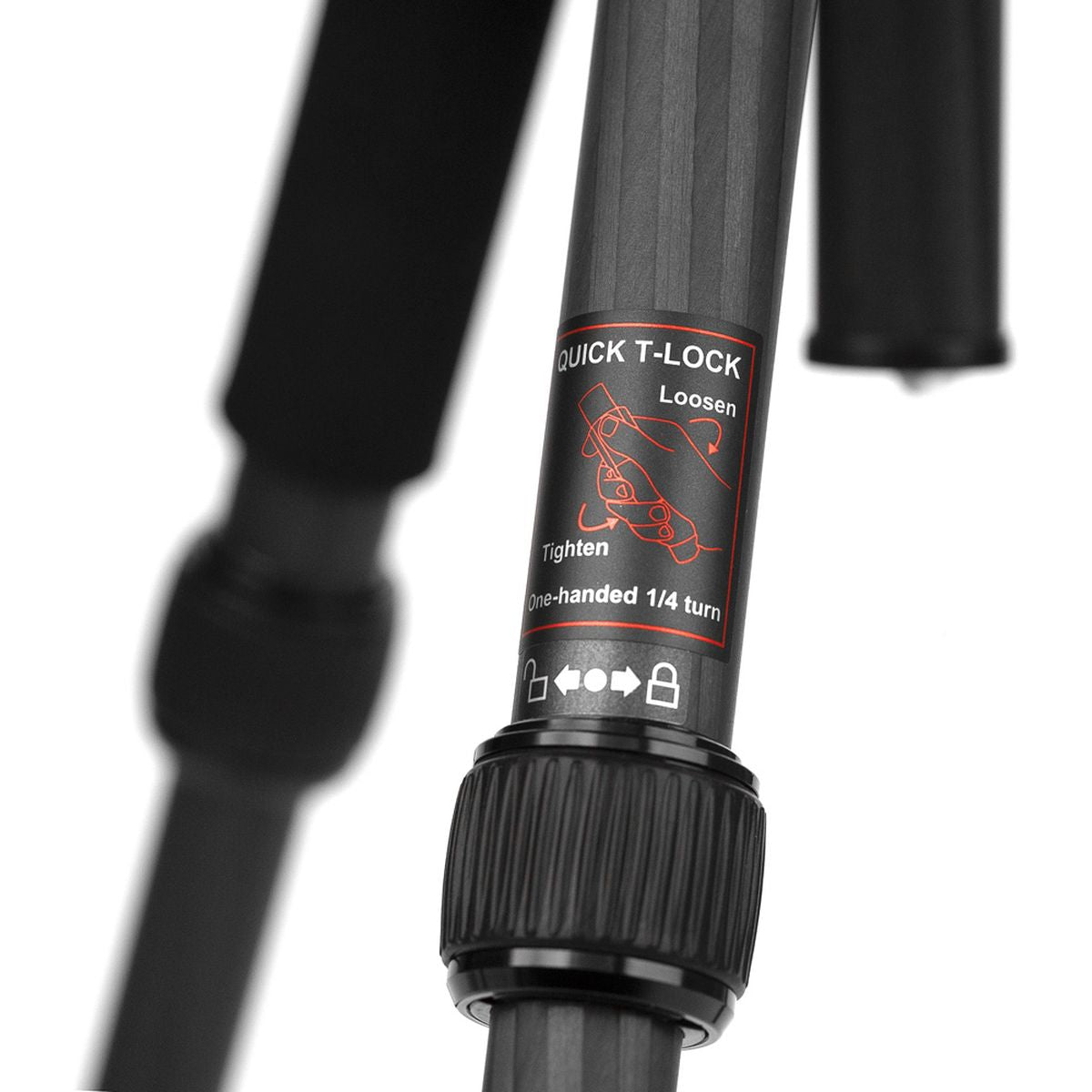 Bague de verrouillage quart de tour Quick T-Lock sur une jambe carbone du Caruba Travelstar 143